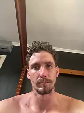 bradleyjamesmc online show from 02/09/25, 11:04