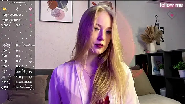 Snapshot of SweetDarcy chatting on 11/07/25, 04:07 SweetDarcy online show from 11/07/25, 04:07