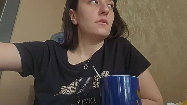 AlejandraDelaney online show from 04/25/26, 12:52