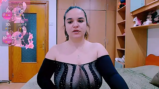 Snapshot of Ella-Diamond chatting on 10/03/25, 05:04 Ella-Diamond online show from 10/03/25, 05:04