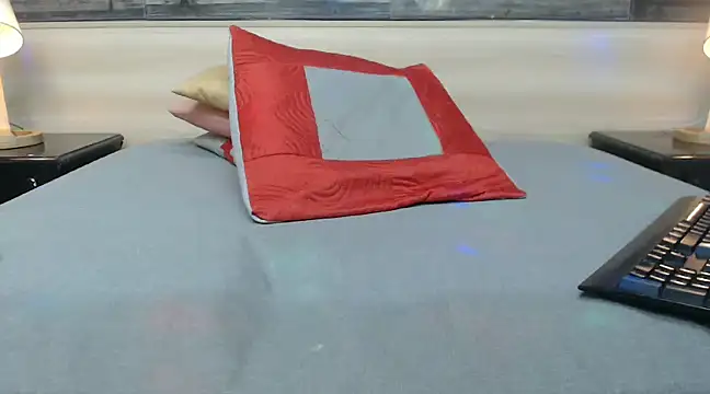 nahomibecker online show from 01/18/25, 12:04