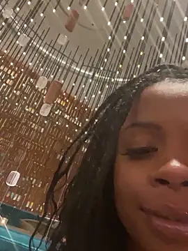 Snapshot of miamiworld chatting on 12/05/24, 12:41 miamiworld online show from 12/05/24, 12:41