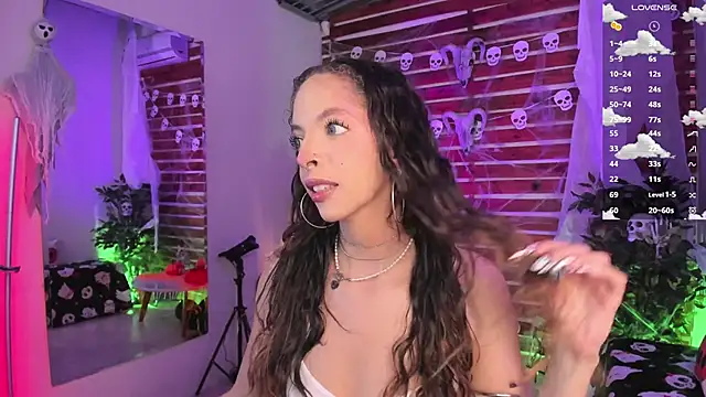 Sapphire Venuss online show from 10/23/25, 02:22