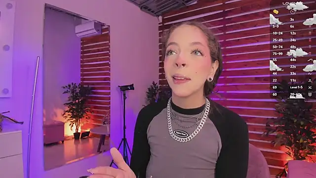 Sapphire Venuss online show from 11/15/25, 02:09