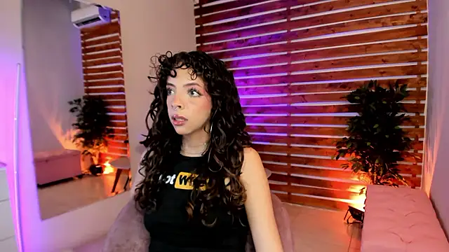 Sapphire Venuss online show from 01/11/26, 02:05