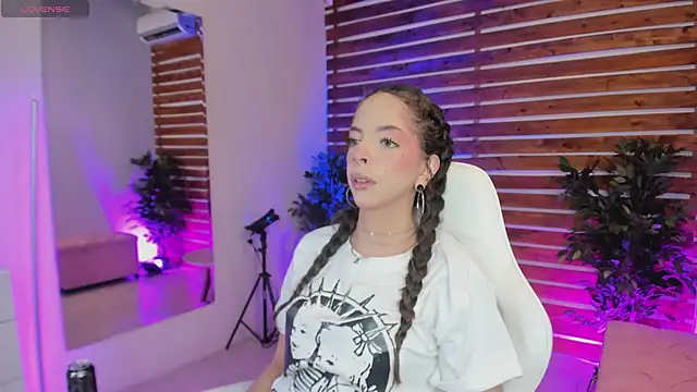 Sapphire Venuss online show from 02/22/26, 11:58