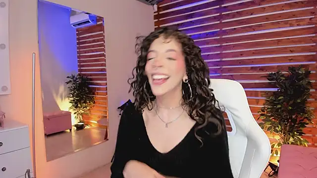 Sapphire Venuss online show from 03/15/26, 11:44