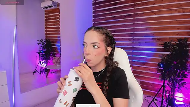 Sapphire Venuss online show from 04/20/26, 01:41