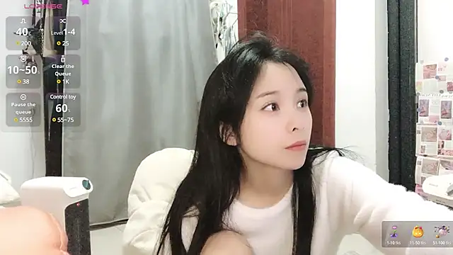 Snapshot of QQ88-99 chatting on 02/10/25, 09:47 QQ88-99 online show from 02/10/25, 09:47