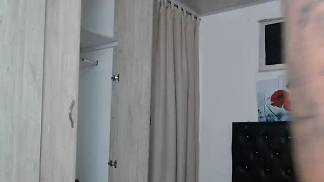 lily f00x online show from 04/22/26, 12:39