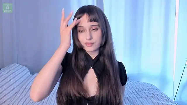 Snapshot of erika_hoiree chatting on 06/21/26, 10:07 erika hoiree online show from 06/21/26, 10:07