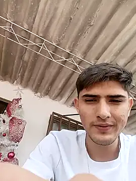 Snapshot of PhilipRich chatting on 12/17/25, 03:40 PhilipRich online show from 12/17/25, 03:40