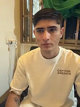 Snapshot of PhilipRich chatting on 02/05/26, 01:43 PhilipRich online show from 02/05/26, 01:43