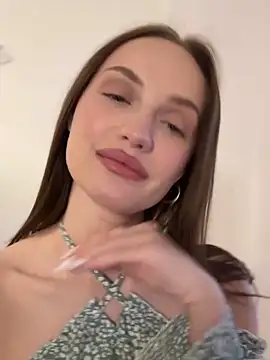 Snapshot of Molly_Muer chatting on 12/05/24, 12:11 Molly Muer online show from 12/05/24, 12:11