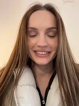 Snapshot of Molly_Muer chatting on 12/21/24, 11:11 Molly Muer online show from 12/21/24, 11:11