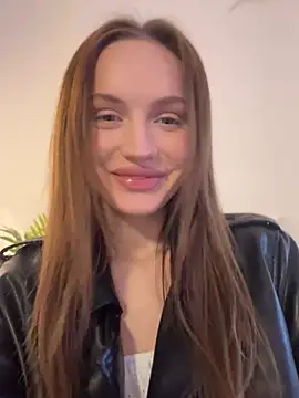 Snapshot of Molly_Muer chatting on 12/27/24, 07:18 Molly Muer online show from 12/27/24, 07:18