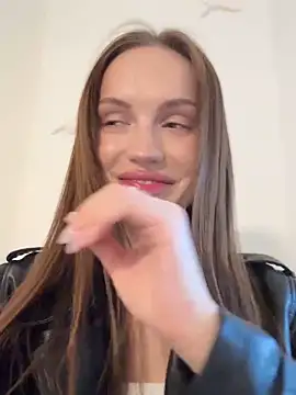 Snapshot of Molly_Muer chatting on 01/07/25, 09:07 Molly Muer online show from 01/07/25, 09:07