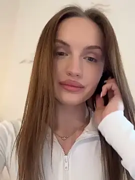 Snapshot of Molly_Muer chatting on 01/08/25, 09:10 Molly Muer online show from 01/08/25, 09:10