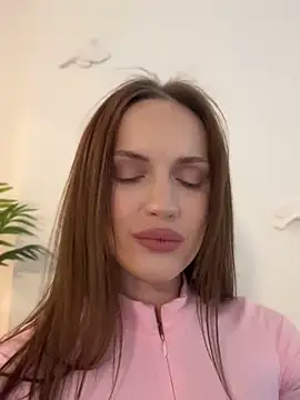 Snapshot of Molly_Muer chatting on 01/10/25, 01:09 Molly Muer online show from 01/10/25, 01:09