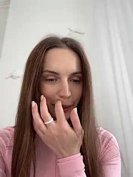 Snapshot of Molly_Muer chatting on 02/08/25, 01:11 Molly Muer online show from 02/08/25, 01:11