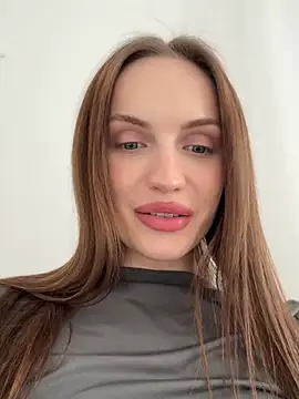 Snapshot of Molly_Muer chatting on 02/10/25, 01:11 Molly Muer online show from 02/10/25, 01:11