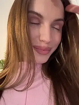 Snapshot of Molly_Muer chatting on 02/19/25, 10:01 Molly Muer online show from 02/19/25, 10:01
