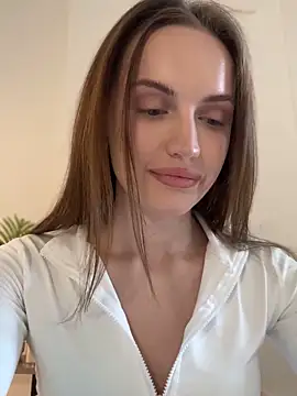 Snapshot of Molly_Muer chatting on 02/20/25, 01:19 Molly Muer online show from 02/20/25, 01:19