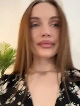 Snapshot of Molly_Muer chatting on 02/21/25, 09:56 Molly Muer online show from 02/21/25, 09:56
