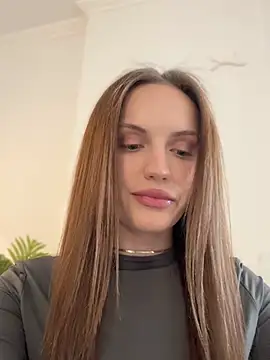 Snapshot of Molly_Muer chatting on 03/02/25, 10:03 Molly Muer online show from 03/02/25, 10:03