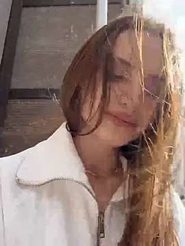 Snapshot of Molly_Muer chatting on 03/14/25, 06:53 Molly Muer online show from 03/14/25, 06:53