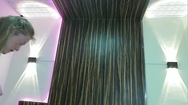 Snapshot of issa_soto_ chatting on 02/06/25, 01:43 issa soto  online show from 02/06/25, 01:43