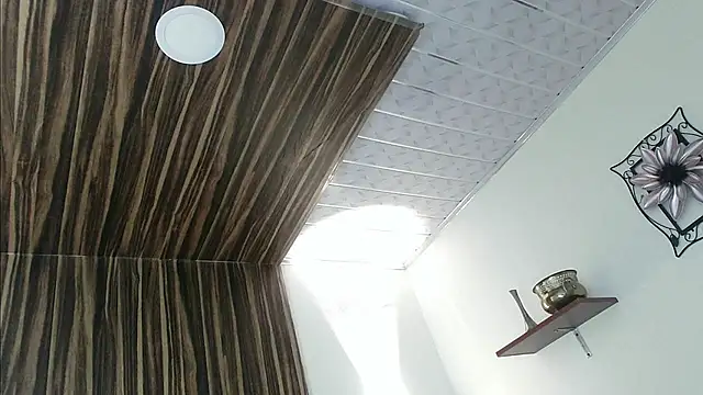 Snapshot of issa_soto_ chatting on 02/19/25, 01:50 issa soto  online show from 02/19/25, 01:50