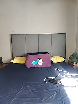 ThickPearlx23 online show from 04/18/26, 09:46