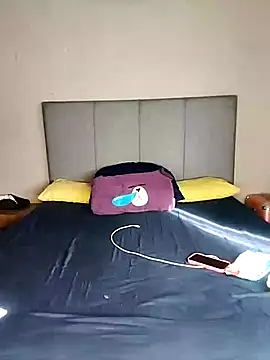 ThickPearlx23 online show from 04/21/26, 07:14