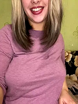 Snapshot of 69Laura696 chatting on 12/04/24, 08:29 69Laura696 online show from 12/04/24, 08:29