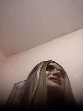 yovana13 online show from 10/25/25, 10:01