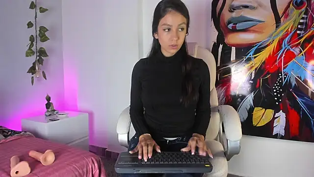 Luci And Sofi online show from 11/04/25, 03:33