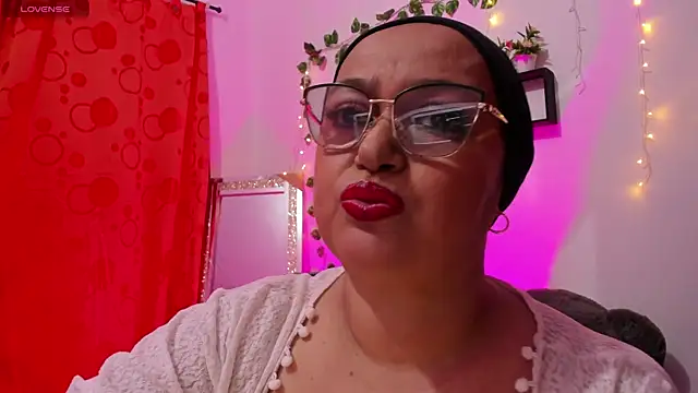 Gia Nahomi online show from 01/12/26, 10:48