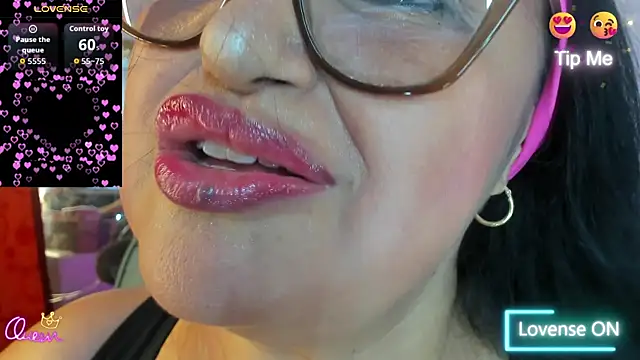 Gia Nahomi online show from 05/19/26, 09:21