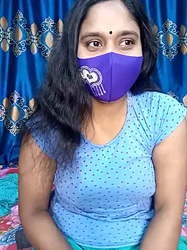 Snapshot of Hot_Maleka chatting on 02/07/25, 02:29 Hot Maleka online show from 02/07/25, 02:29