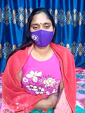 Snapshot of Hot_Maleka chatting on 02/10/25, 04:04 Hot Maleka online show from 02/10/25, 04:04