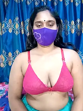 Snapshot of Hot_Maleka chatting on 02/16/25, 06:10 Hot Maleka online show from 02/16/25, 06:10