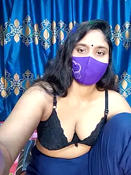 Snapshot of Hot_Maleka chatting on 02/16/25, 12:54 Hot Maleka online show from 02/16/25, 12:54