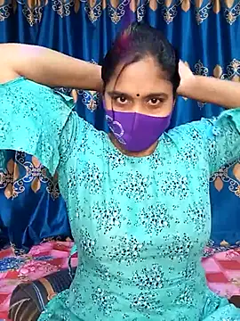 Snapshot of Hot_Maleka chatting on 02/19/25, 12:44 Hot Maleka online show from 02/19/25, 12:44