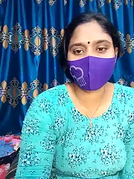 Snapshot of Hot_Maleka chatting on 02/23/25, 12:37 Hot Maleka online show from 02/23/25, 12:37