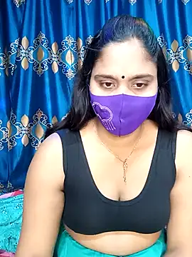 Snapshot of Hot_Maleka chatting on 02/25/25, 12:45 Hot Maleka online show from 02/25/25, 12:45