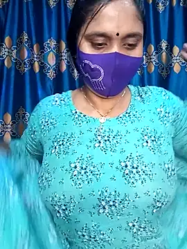 Snapshot of Hot_Maleka chatting on 03/01/25, 12:56 Hot Maleka online show from 03/01/25, 12:56