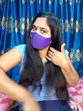 Snapshot of Hot_Maleka chatting on 03/05/25, 02:03 Hot Maleka online show from 03/05/25, 02:03