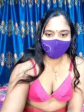 Snapshot of Hot_Maleka chatting on 03/12/25, 01:25 Hot Maleka online show from 03/12/25, 01:25
