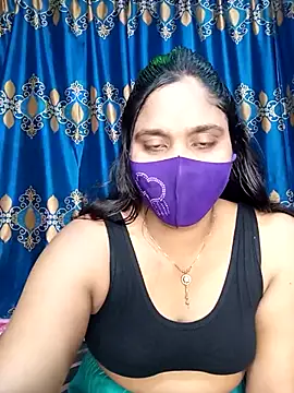 Snapshot of Hot_Maleka chatting on 03/13/25, 01:18 Hot Maleka online show from 03/13/25, 01:18